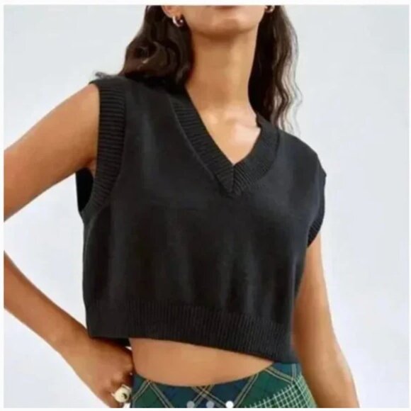 Aritzia Sunday Best Pink Merino Wool Winston Cropped Sweater Vest Size S - Picture 6 of 6